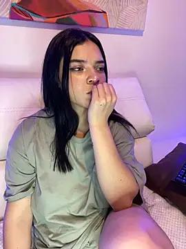 eileensophi online show from 02.28.25