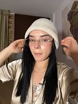 eileensophi online show from 10.25.25