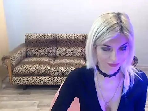 Snapshot of SexyBeatriice chatting on 11.29.25 SexyBeatriice online show from 11.29.25