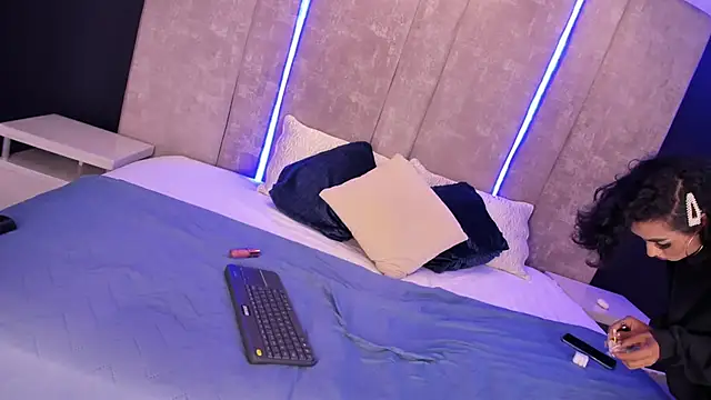 Snapshot of AliDiaz_ chatting on 03.18.25 AliDiaz online show from 03.18.25