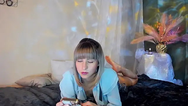 Snapshot of CharmBianca chatting on 10.26.25 CharmBianca online show from 10.26.25