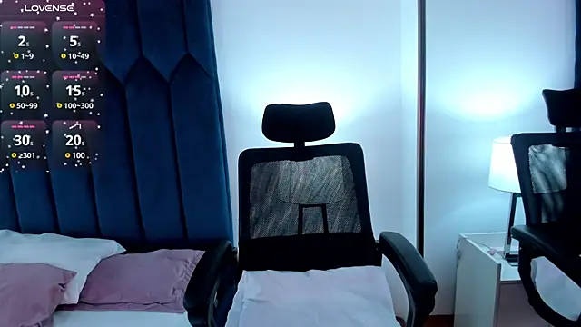 Snapshot of ValeriaVixen chatting on 03.07.25 ValeriaVixen online show from 03.07.25