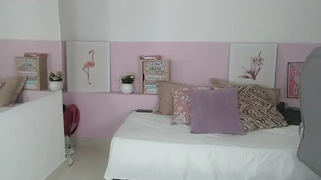 Snapshot of brendathompson_ chatting on 02.24.25 brendathompson online show from 02.24.25