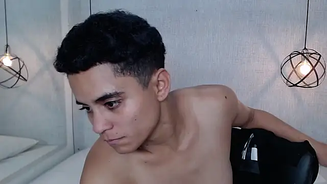 Liiamthompson online show from 03.18.25