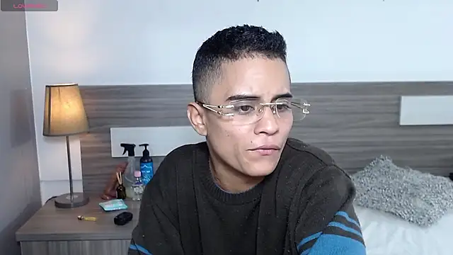 Liiamthompson online show from 11.30.25