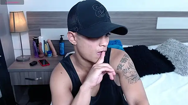 Liiamthompson online show from 12.18.25