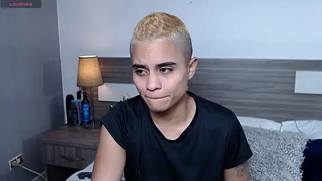 Liiamthompson online show from 01.15.26