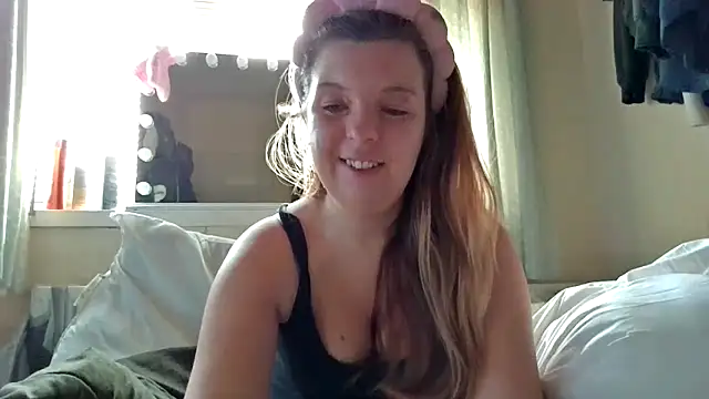 Demi WelshX online show from 11.18.25