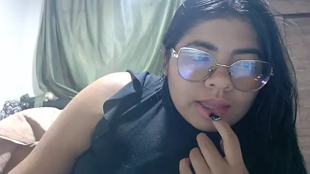 Snapshot of viccky_vick chatting on 03.26.26 viccky vick online show from 03.26.26