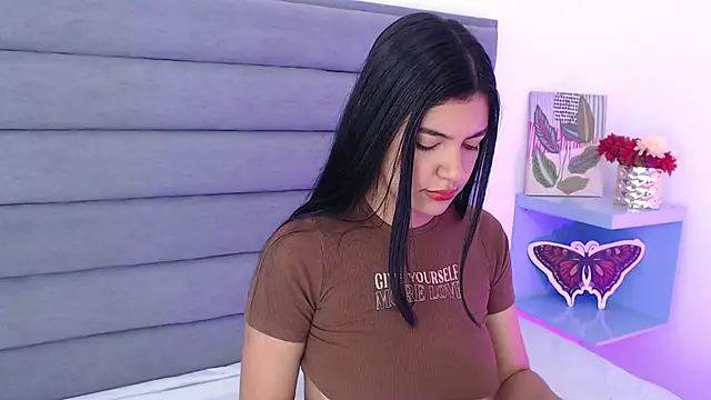 Snapshot of JenniferHost chatting on 02.27.25 JenniferHost online show from 02.27.25