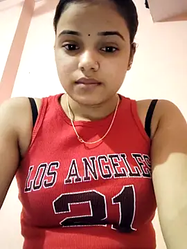 Snapshot of RAYI_123 chatting on 11.28.25 RAYI 123 online show from 11.28.25