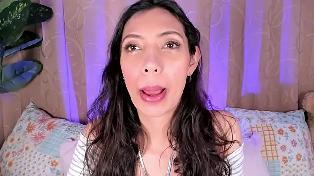 Snapshot of Miss_veronicaa2 chatting on 06.23.26 Miss veronicaa2 online show from 06.23.26