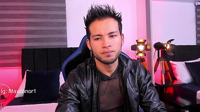 Snapshot of Max_Conor1 chatting on 03.08.25 Max Conor1 online show from 03.08.25