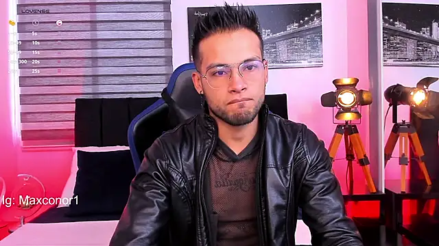 Snapshot of Max_Conor1 chatting on 03.22.25 Max Conor1 online show from 03.22.25
