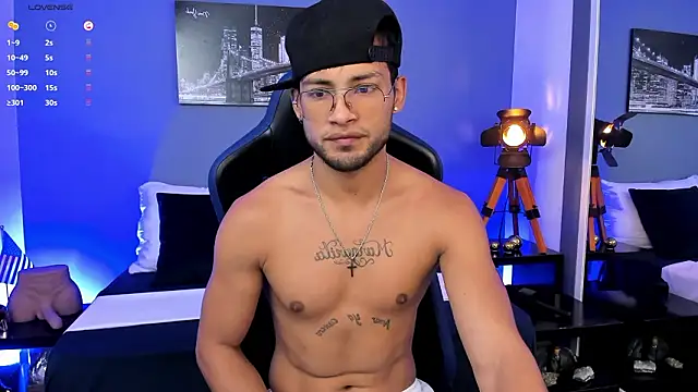 Max Conor1 online show from 03.18.26