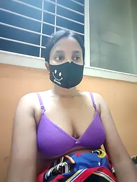 Snapshot of Olivia0879 chatting on 03.18.25 Olivia0879 online show from 03.18.25