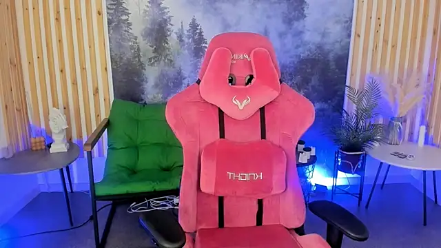 MilaStoyne online show from 12.03.25