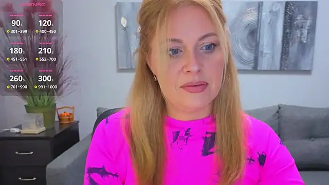 Snapshot of Mira_Whites chatting on 10.15.25 Mira Whites online show from 10.15.25