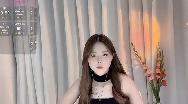 SylviaLing2007 online show from 02.14.25