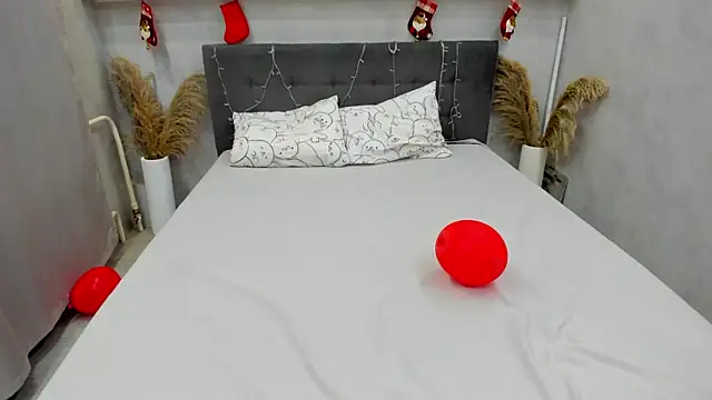 Snapshot of Jenny_Jimmy chatting on 02.13.26 Jenny Jimmy online show from 02.13.26