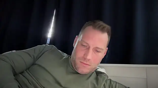 Snapshot of Christian87xxx chatting on 03.15.25 Christian87xxx online show from 03.15.25