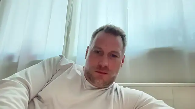 Snapshot of Christian87xxx chatting on 02.10.26 Christian87xxx online show from 02.10.26