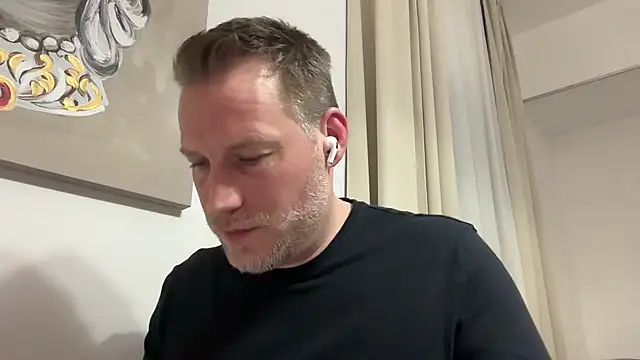 Snapshot of Christian87xxx chatting on 02.11.26 Christian87xxx online show from 02.11.26