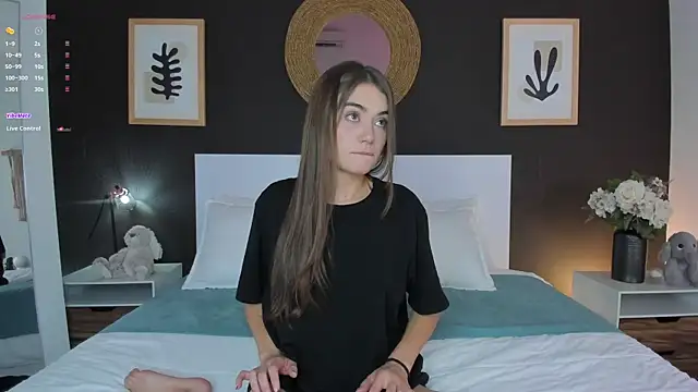 AlannaRussell  online show from 03.25.26