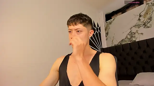 marcuscollins1  online show from 04.06.26