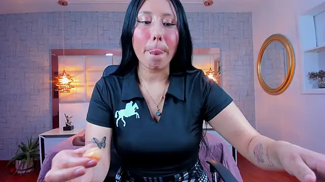 Snapshot of Nohemi_louse chatting on 07.16.26 Nohemi louse online show from 07.16.26