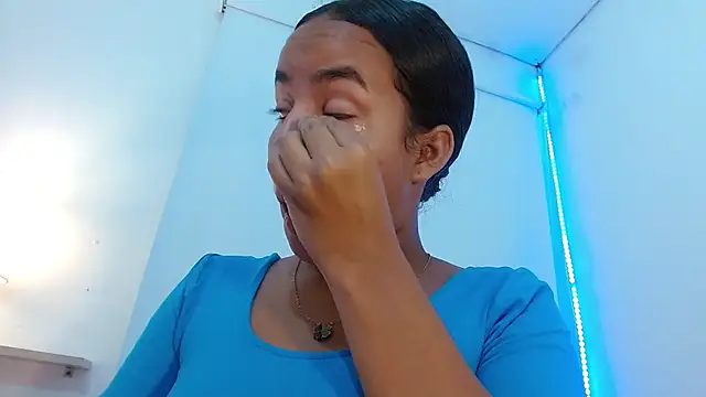 Snapshot of Roxy_Stonee chatting on 10.03.25 Roxy Stonee online show from 10.03.25