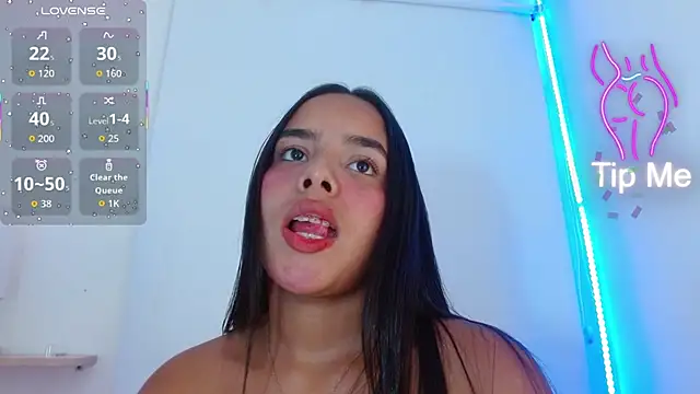 Snapshot of Roxy_Stonee chatting on 10.25.25 Roxy Stonee online show from 10.25.25