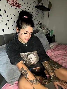 Snapshot of tempzzz12 chatting on 09.20.25 tempzzz12 online show from 09.20.25