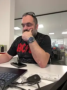 fuocovivo4 online show from 03.05.25