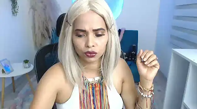 Snapshot of maissacooper chatting on 02.20.25 maissacooper online show from 02.20.25