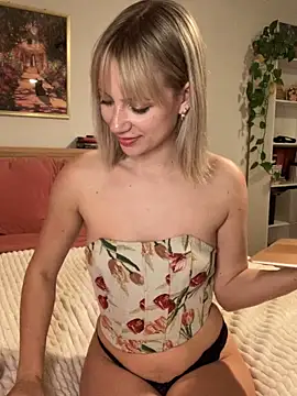 Snapshot of rileylovesyou chatting on 02.17.25 rileylovesyou online show from 02.17.25