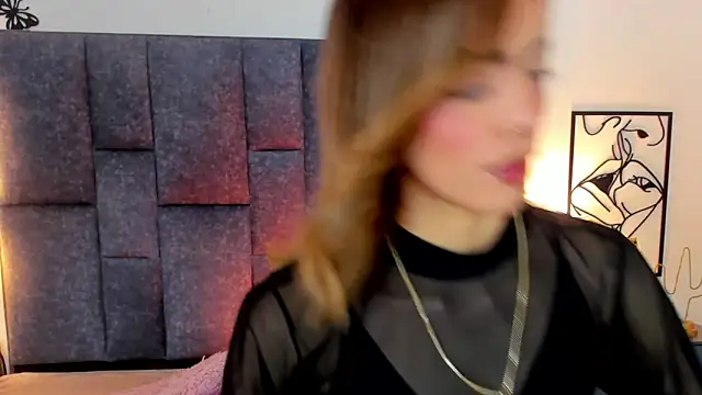 Snapshot of Violetta_Ficher chatting on 06.18.26 Violetta Ficher online show from 06.18.26
