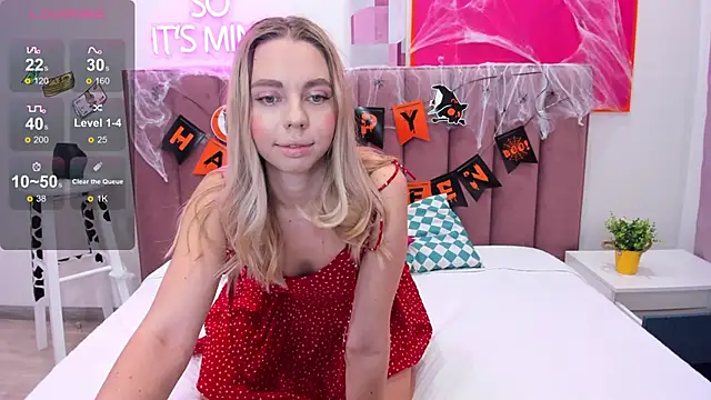 Snapshot of TessaAdorable chatting on 11.02.25 TessaAdorable online show from 11.02.25