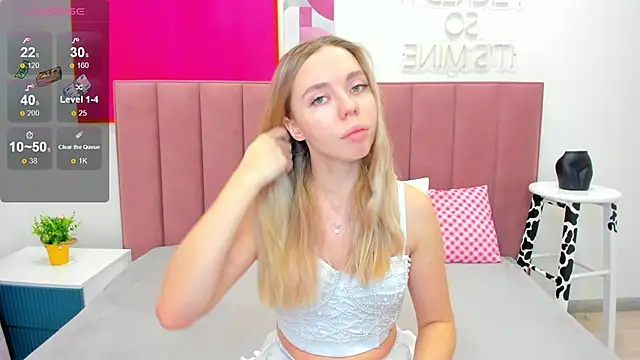 Snapshot of TessaAdorable chatting on 11.29.25 TessaAdorable online show from 11.29.25