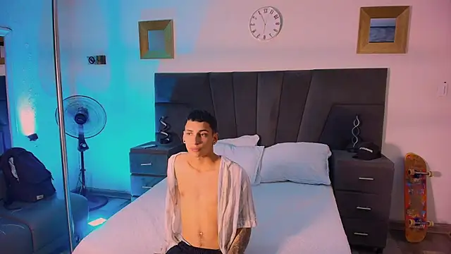 JhoanLeandro online show from 02.05.25