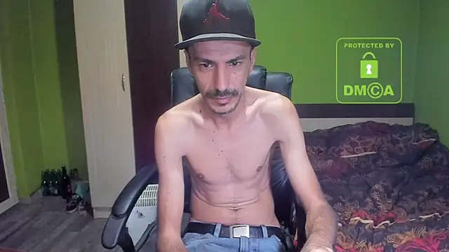 Snapshot of BigCumShoot chatting on 10.15.25 BigCumShoot online show from 10.15.25