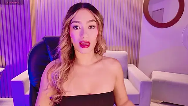 Snapshot of AmaiaHaywood chatting on 11.14.25 AmaiaHaywood online show from 11.14.25