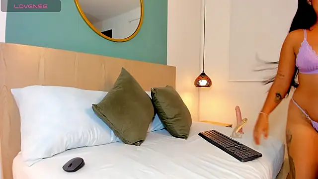 Snapshot of dalila_harris chatting on 11.21.25 dalila harris online show from 11.21.25