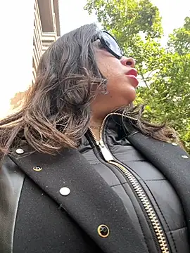 laarti online show from 10.22.25