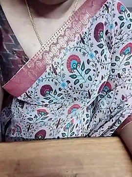 Snapshot of Tamil_Radha chatting on 10.30.25 Tamil Radha online show from 10.30.25