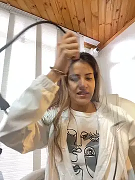 Andrea18 blonde online show from 02.21.25