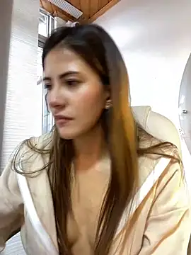 Andrea18 blonde online show from 02.22.25