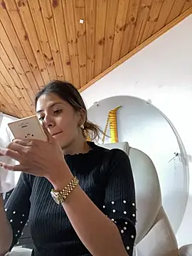 Andrea18 blonde online show from 03.17.25