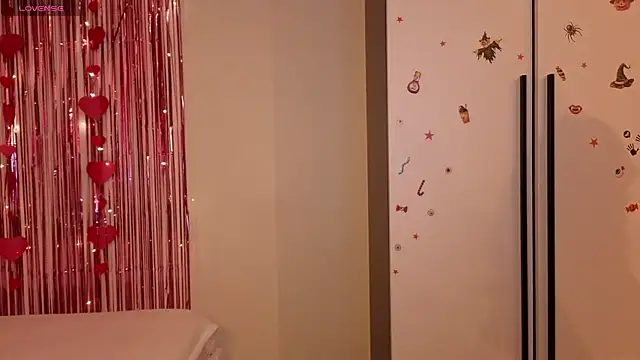 Lora Rosee online show from 03.30.26