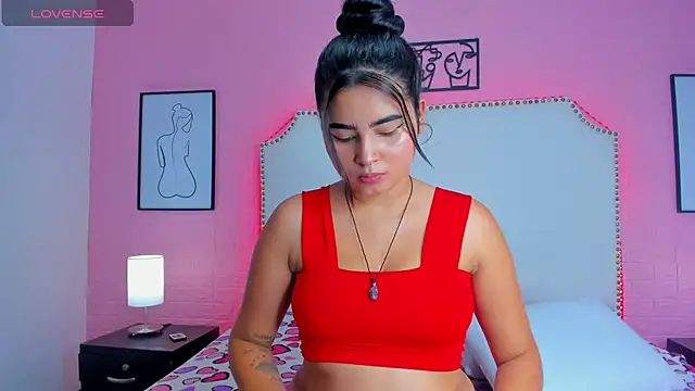  Emma whiitee  online show from 11.14.25